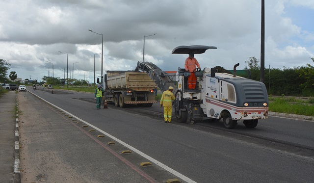 Recapeamento asfáltico na avenida Noide Cerqueira3