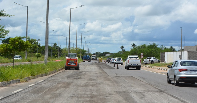 Recapeamento asfáltico na avenida Noide Cerqueira3