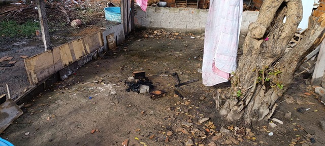 Mãe realiza apelo para consertar o telhado de casa - Rua Fosfina - Conceição ll