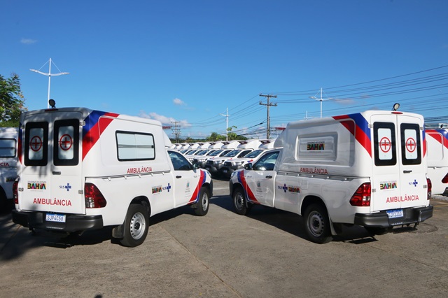 Entrega de ambulâncias