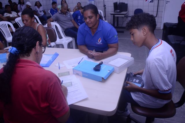 Estudantes da rede estadual de ensino são beneficiados com 148 mil tablets