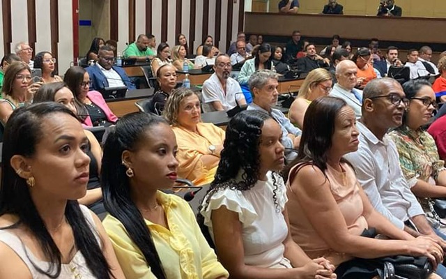 Na Assembleia Legislativa, ex-diretores e trabalhadores do HGCA são homenageados4