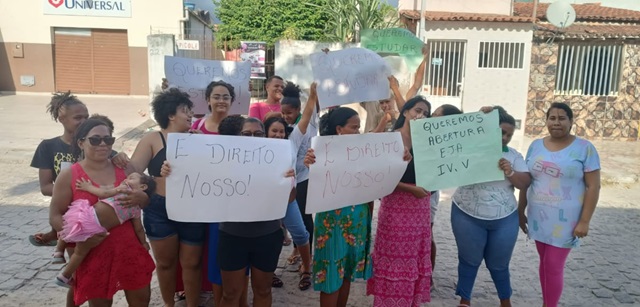 Estudantes da Escola Otaviano Ferreira Campos cobram abertura de turmas 4 e 5 do EJA 