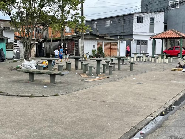 Tiroteio ocorreu na Praça José Lamacchia, no bairro Bom Retiro, em Santos (SP) 