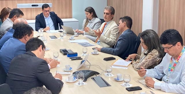 Reunião de deputados com a Coelba