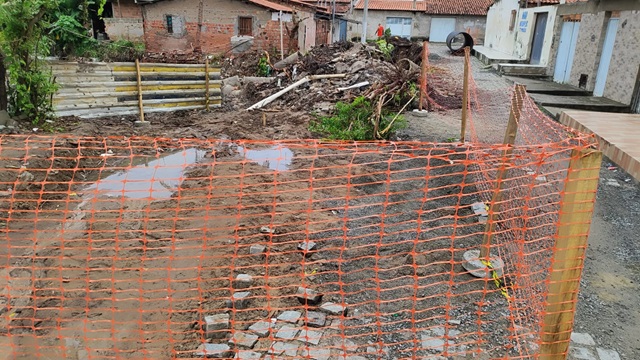 Bairro Mangabeira - manilha - Rua Maria Joana - comerciante Lázaro Raimundo Glaser - ft - Ed Santos do Acorda Cidade2