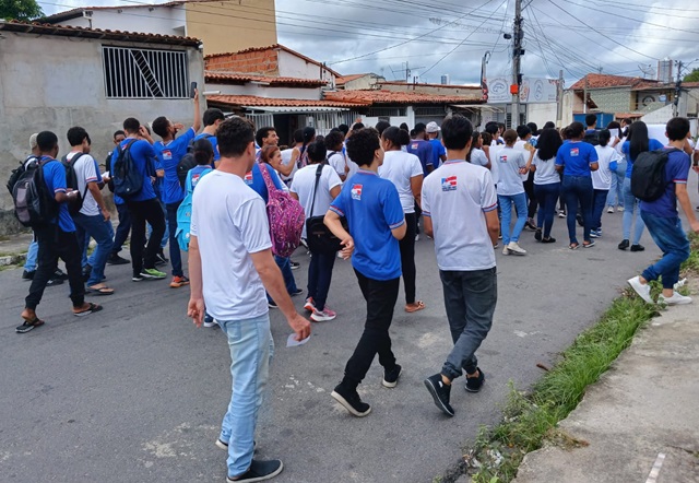 Caminhada contra a Dengue na UBS do CASEB1 em parceria com o Colégio Odorico Tavares