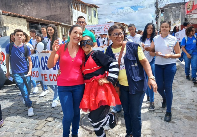 Caminhada contra a Dengue na UBS do CASEB1 em parceria com o Colégio Odorico Tavares