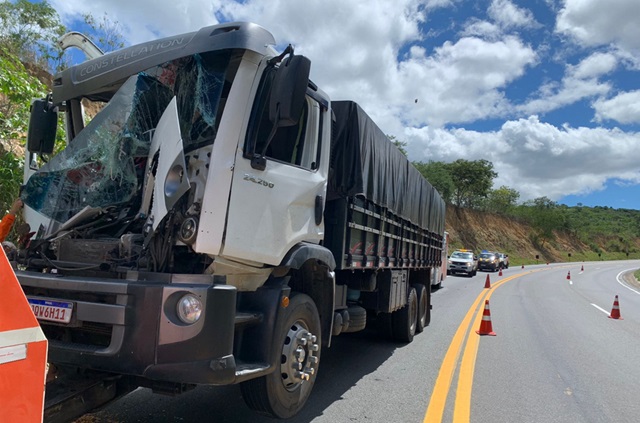 acidentes entre caminhões na BR-116 sudoeste baiano