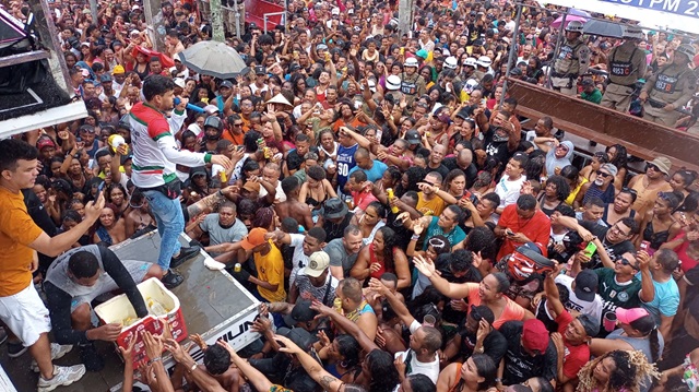 Arrastão de Thiago Aquino ft Gabriel Gonçalves acorda cidade1