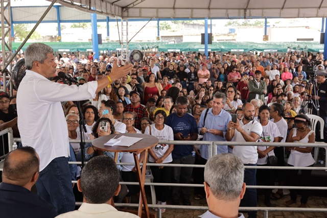 Domingo de entregas em Bonito. Obras esportiva, de mobilidade, de abastecimento e no mercado beneficiam moradores da Chapada Diamantina