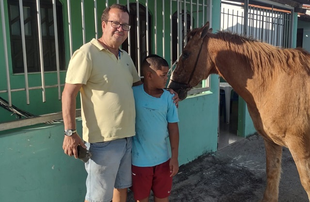 Hebert - garoto de 9 anos - vendedor de sequinhos - sonhador