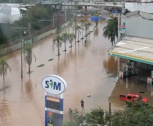 Feirenses ilhados no RS