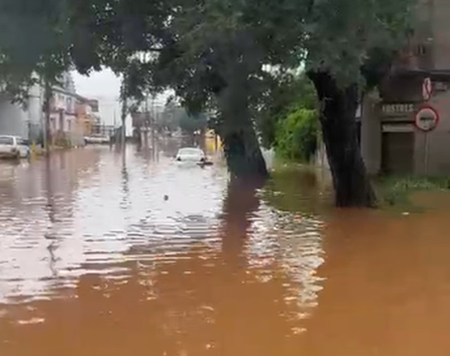 Feirenses ilhados no RS