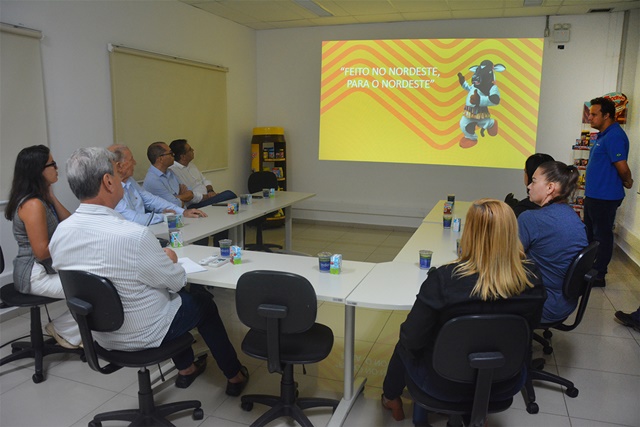 Prefeito Colbert Filho conhece instalações da fábrica da PepsiCo em Feira de Santana