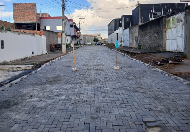 Rua Flórida Paulista - bairro Mangabeira