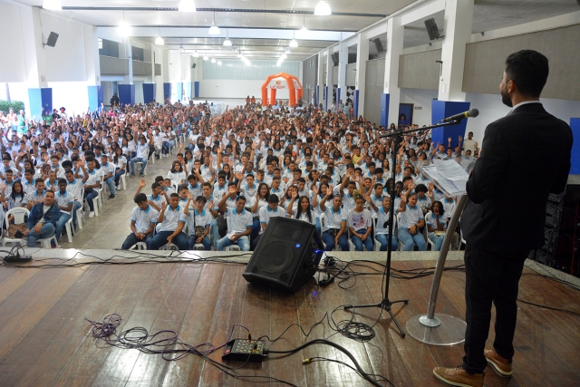 Estudantes ingressos do programa Jovem Aprendiz Feirense