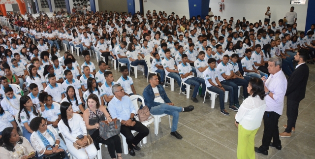 Estudantes ingressos do programa Jovem Aprendiz Feirense