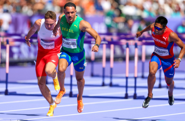 Eduardo de Deus avança às semifinais dos 110m com barreiras em Paris-