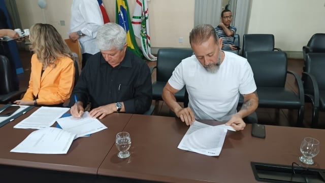 Prefeitura assina contrato para a construção do MCMV