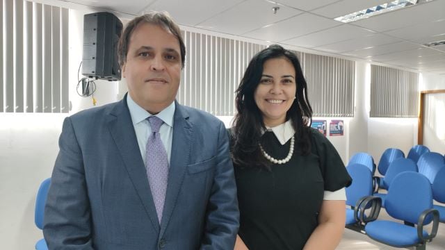 Desembargador Roberto Maynard Frankda e Juíza Sebastiana Costa Bonfim casal homem e mulher justiça