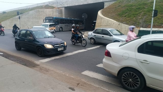 Avenida Eduardo Froes da Mota - instalação de sinaleiras