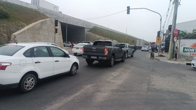 Avenida Eduardo Froes da Mota - instalação de sinaleiras