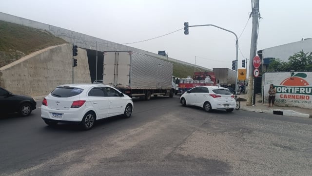 Avenida Eduardo Froes da Mota - instalação de sinaleiras