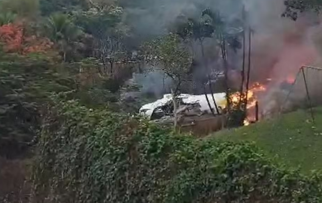 Avião cai em São Paulo