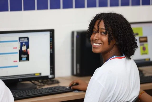 Foto: Mateus Pereira / GOV-BA estudante adolescente na escola