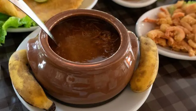 culinária comida típica panela de barro