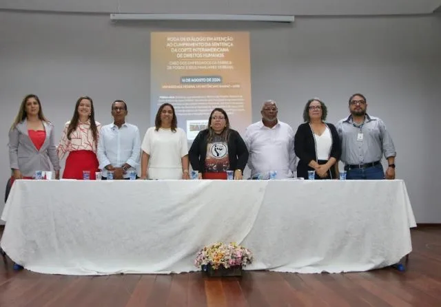 encontro com familiares de vítimas da explosão de fábrica de fogos