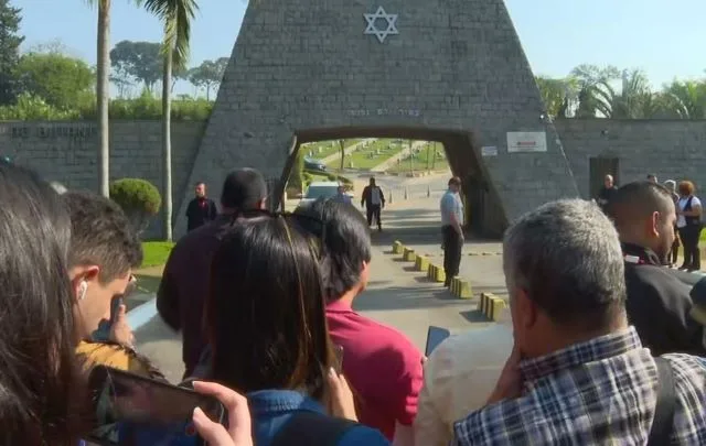 cemitério israelita em são Paulo Silvio santos