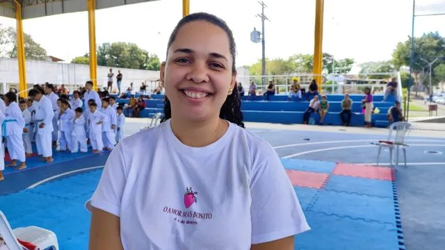 Micaele mãe de atleta de karatê